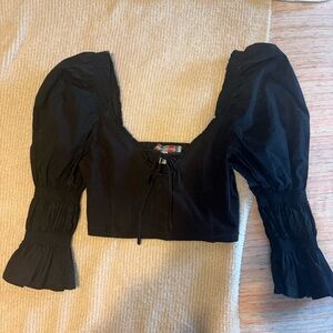 Elegant cropped Black Puff Sleeve Top